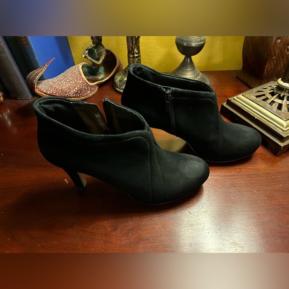 Clarks Shoes - Clarks suede leather booties size 9